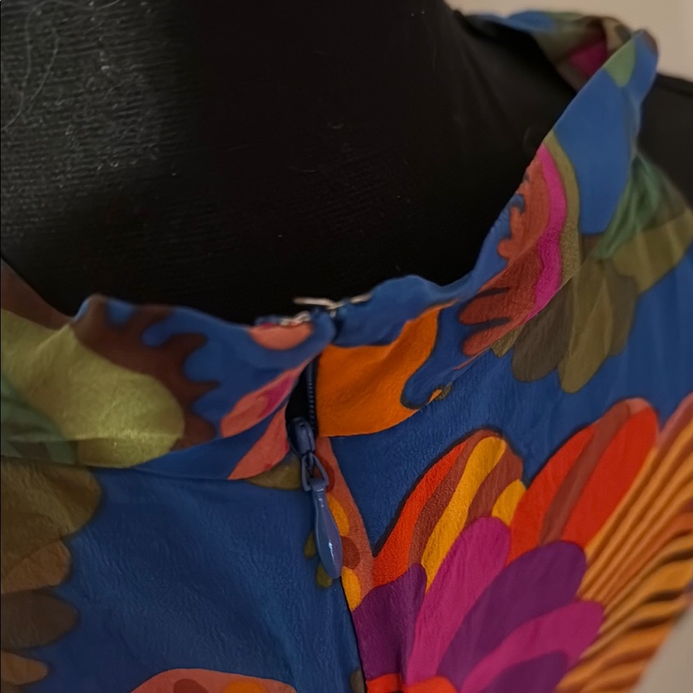 Trina Turk for Banana Republic Blue Pink Graphic Asymmetrical Tank Top - Picture 4 of 7